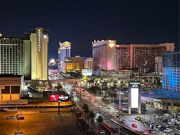 3rd image of 211 E Flamingo Rd #1003