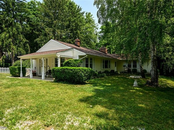 24481 Barrett Rd, Olmsted Township, OH 44138