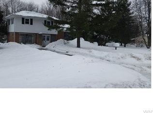 78 Bartlett Rd, East Aurora, NY 14052