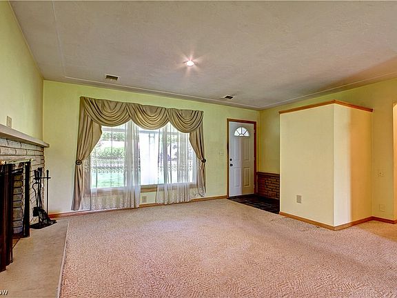 3rd image of 87 Edgewood Dr