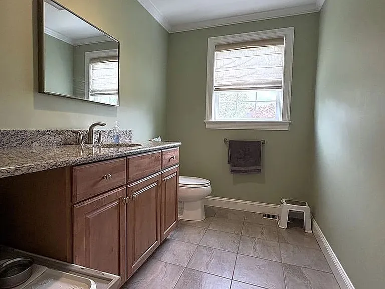 6 Dickson Ave — Photo 26