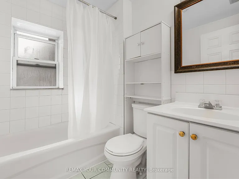 151 Dovercourt Rd #UPPER — Photo 5