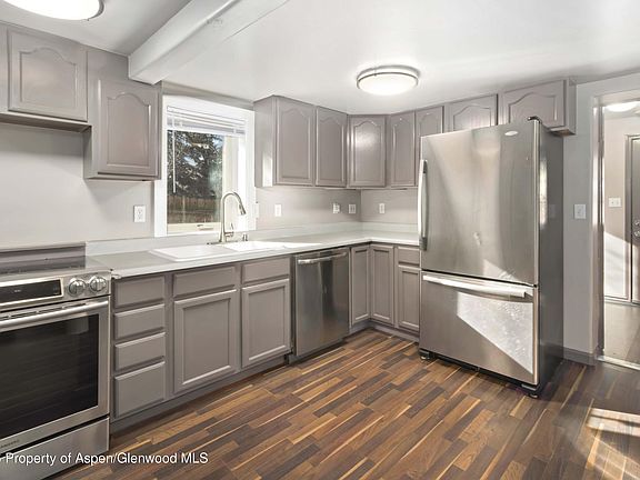5th image of 434 N Midland Ave