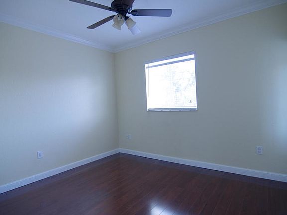 5th image of 2926 S Greenleaf Cir