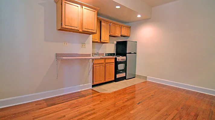 Rented by Tryax Realty Management | media 5