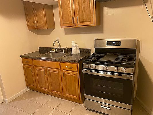1st image of 261 Quincy St #1