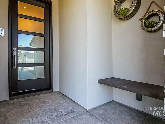5th image of 7659 Damon Ln