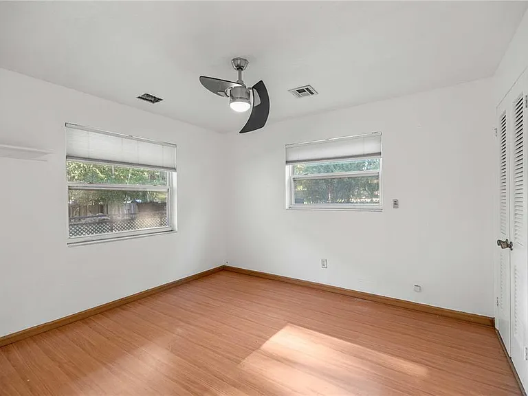 3821 SW 7th Avenue Rd — Photo 8
