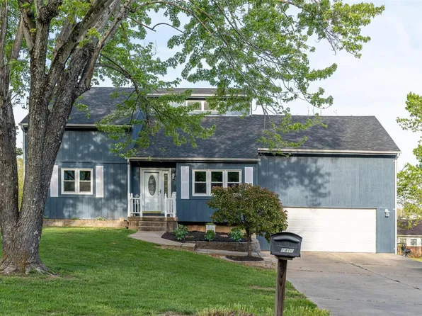 1410 Oakwood Dr, Saint Clair, MO 63077