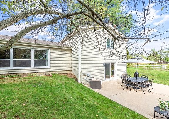 5th image of 717 Ascot Ct