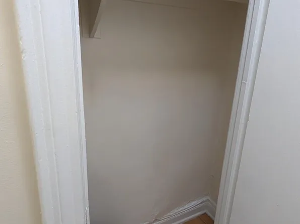 119-21 Metro Avenue image 6 of 6