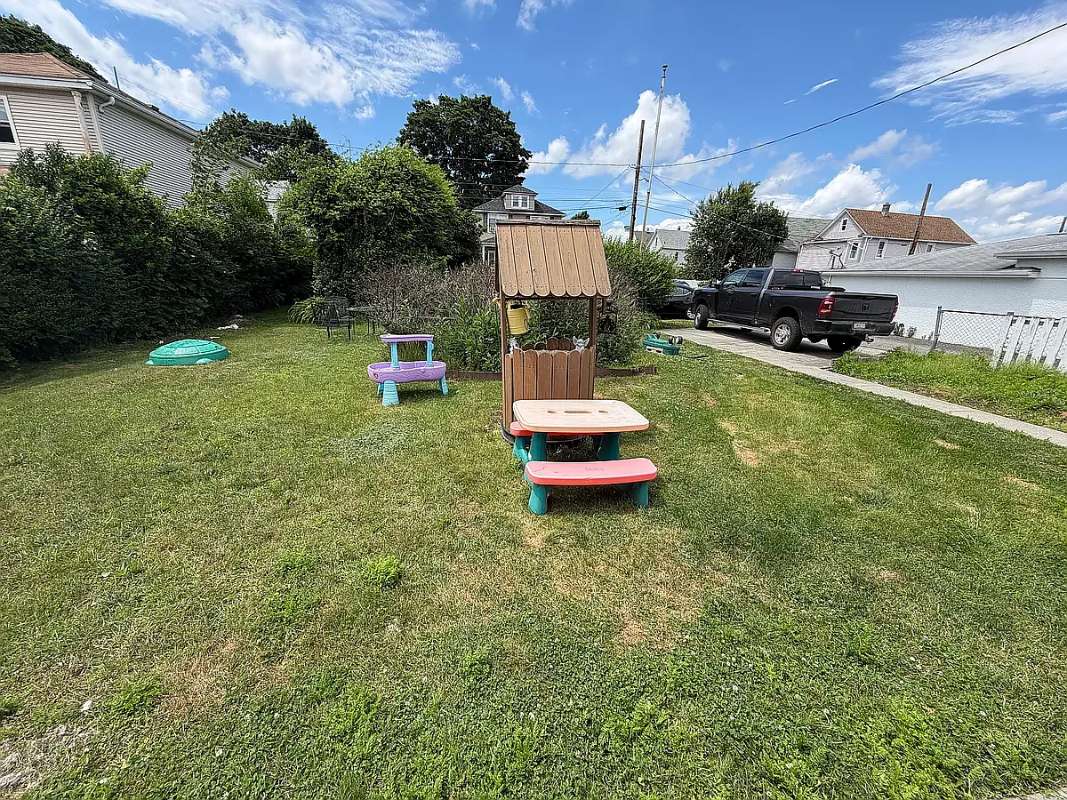 2 bed, 1047 sqft, $975 — Photo 3