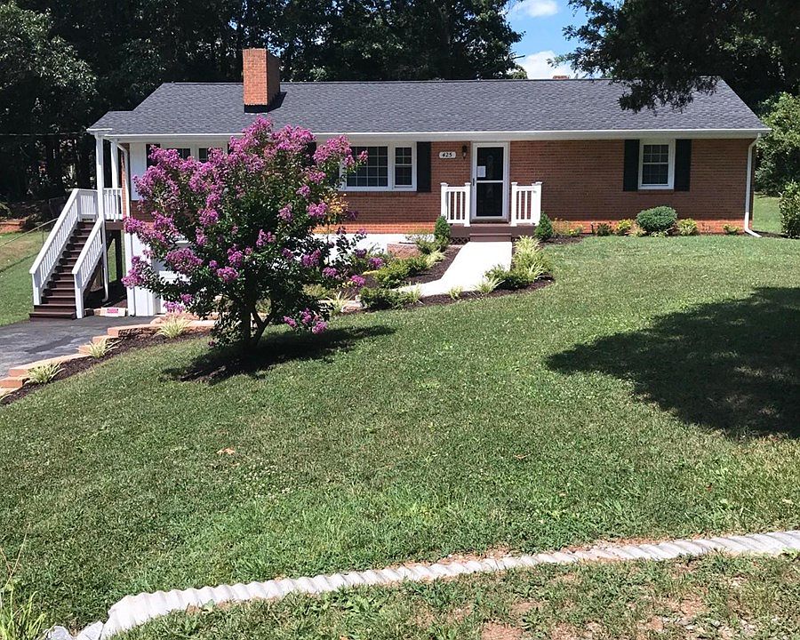 1st image of 425 Hilltop Dr