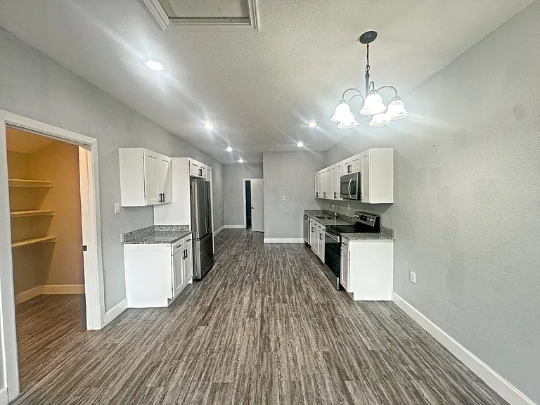 7550 Oak Chase #3 — Photo 8