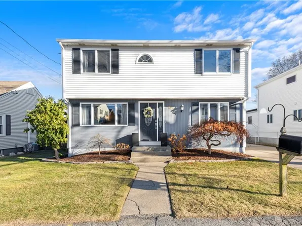 377 Bryant St, Cumberland, RI 02864