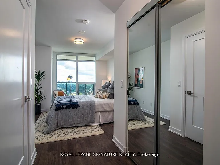 18 Erskine Ave #3210 — Photo 9