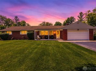 2097 Bonnie Dale Dr, Bellbrook, OH 45305