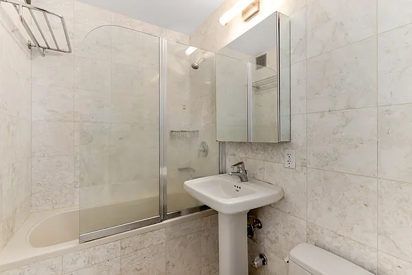 Rented by Compass | media 14