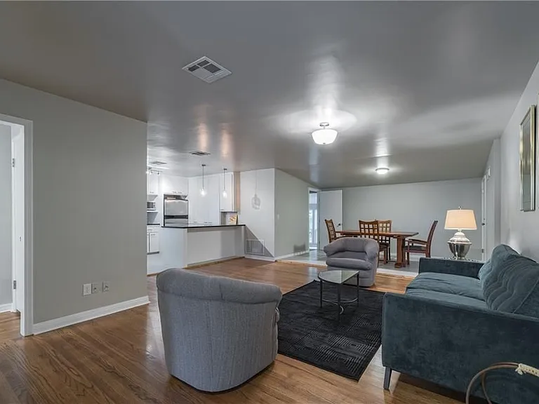 4713 N Harvey Pkwy — Photo 12
