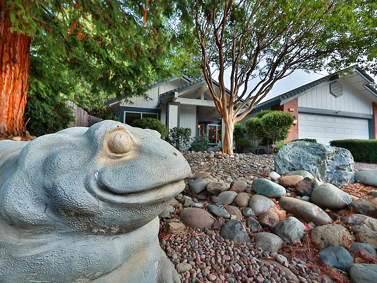 115 Rambling Dr — Photo 36