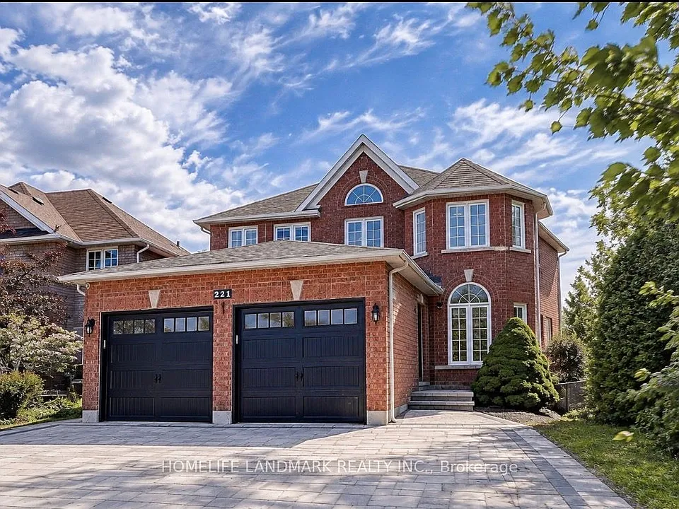 221 Humberland Dr #BASEMENT