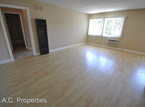 2nd image of 14025 Moorpark St APT 22