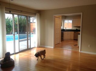 282 Pine St, Atlantic Beach, FL 32233