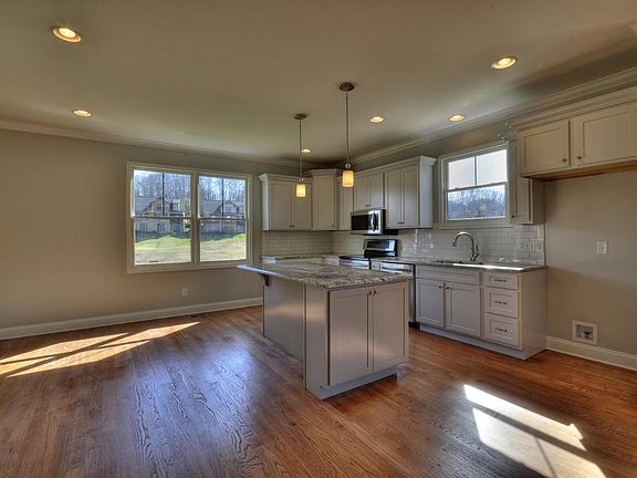 3rd image of 287 Augusta Ln