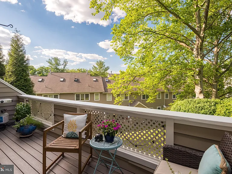 79 Andover Ct — Photo 4