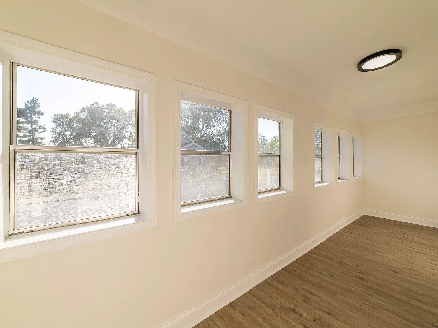 3 bed, 874 sqft, $2,200 — Photo 3