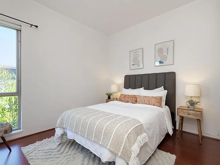 1193 Pine St — Photo 6