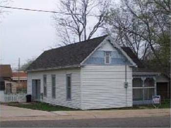 2nd image of 304 S Commercial St