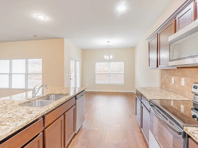 6130 Mahogany Ter — Photo 10