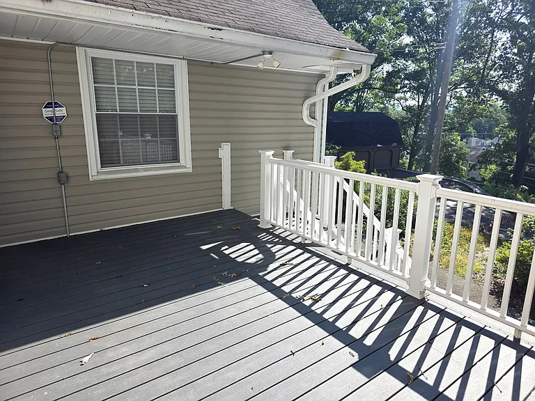 1046 N Main St — Photo 27