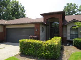 5202 Parkhurst Dr, Sheffield Village, OH 44054