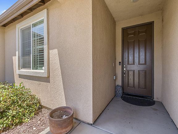 5th image of 1468 S Monterey Avenue