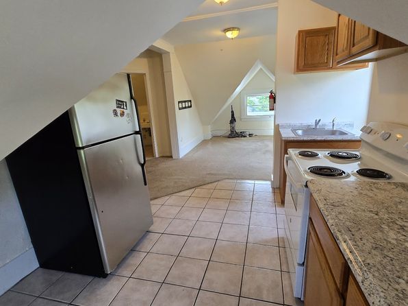 144 Montgomery St APT 3