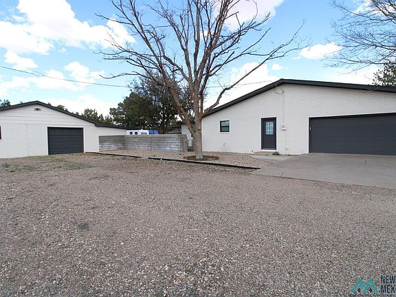 3rd image of 2113 E 2nd St