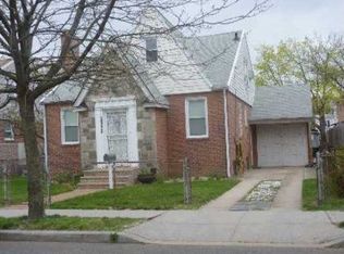 13907 250th St, Rosedale, NY 11422