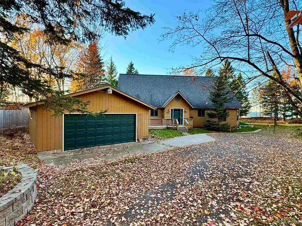 57487 Lakeshore Dr, Calumet, MI 49913