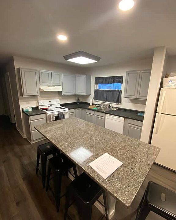 1st image of 117 Stewart Dr