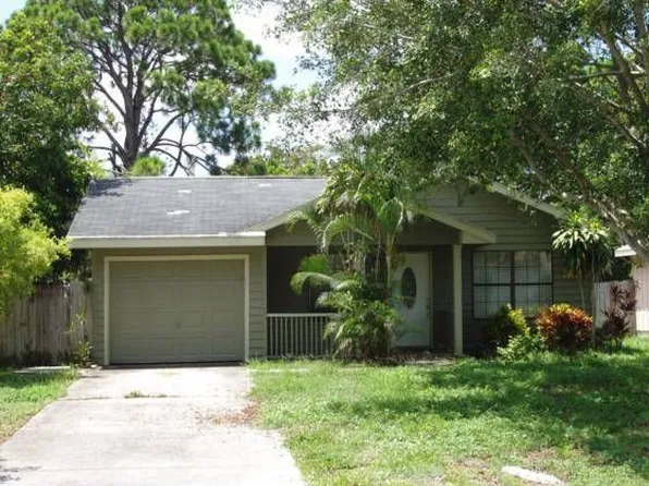 664 99th Ave N, Naples, FL 34108