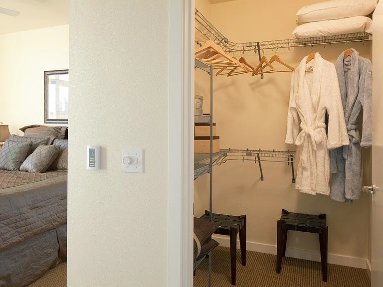 Ramona Apartments — Photo 23