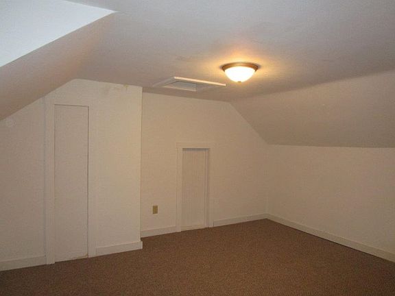 3rd image of 1413 Delta Ave