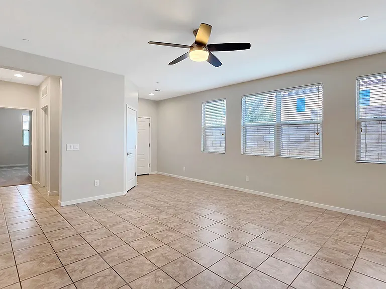 21398 W Holly St — Photo 4