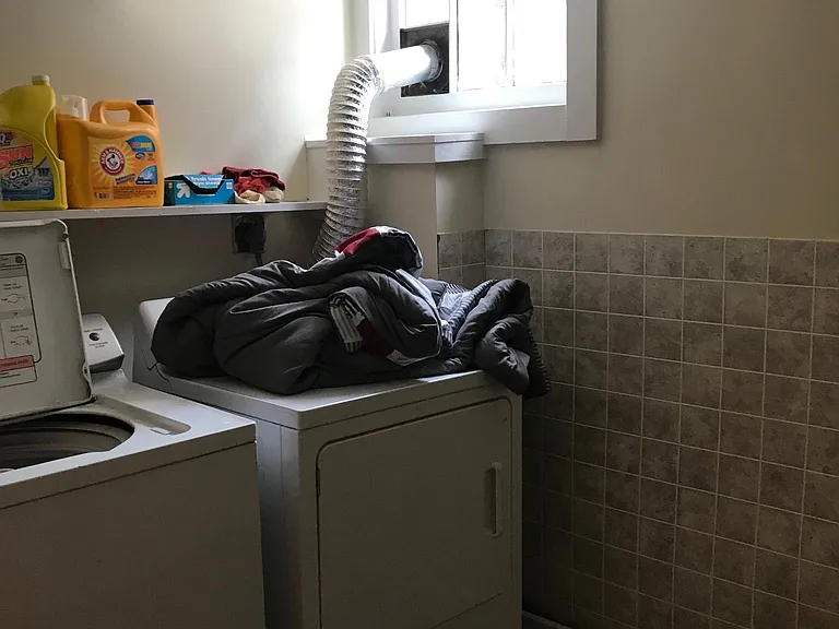 439 Warner St — Photo 14