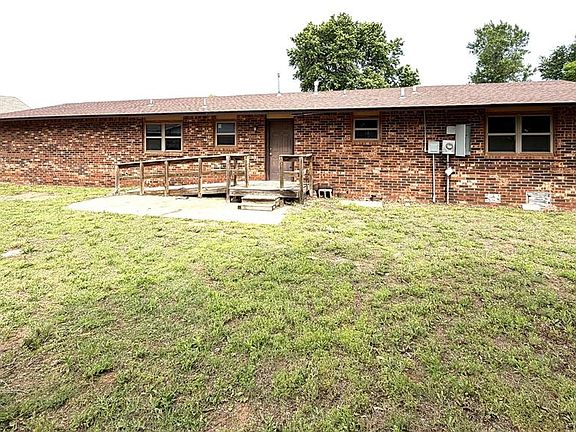 3rd image of 1319 Manchester Dr