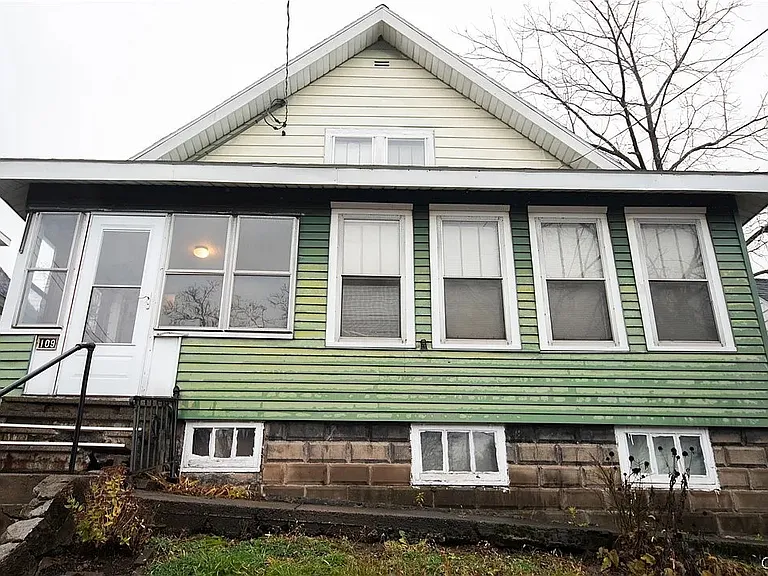 109 Carlisle St — Photo 1