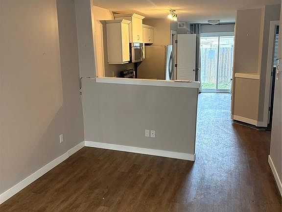 2nd image of 2034 St John STREET