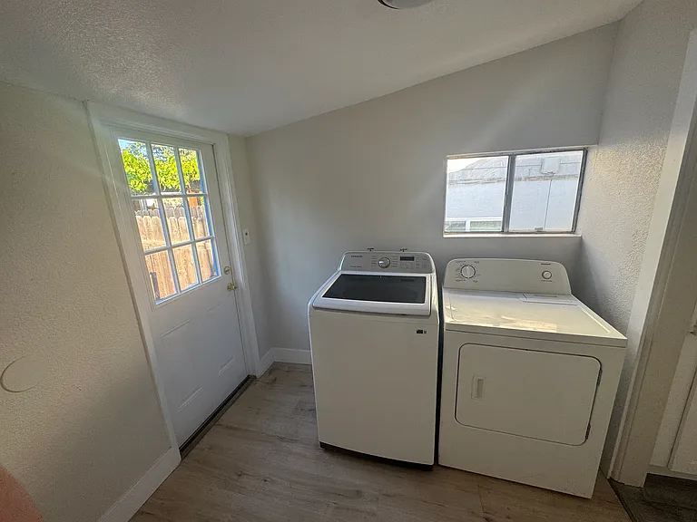 4417 V St — Photo 8